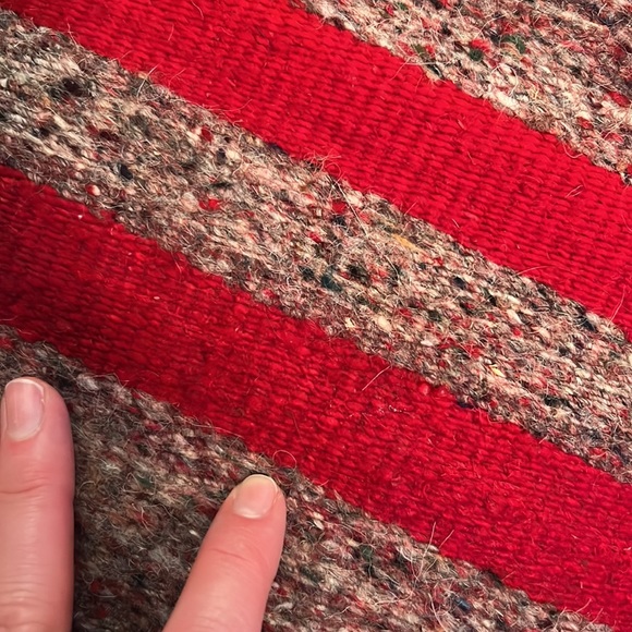 Woven Pillow wool and cotton with stuffing - Picture 3 of 3